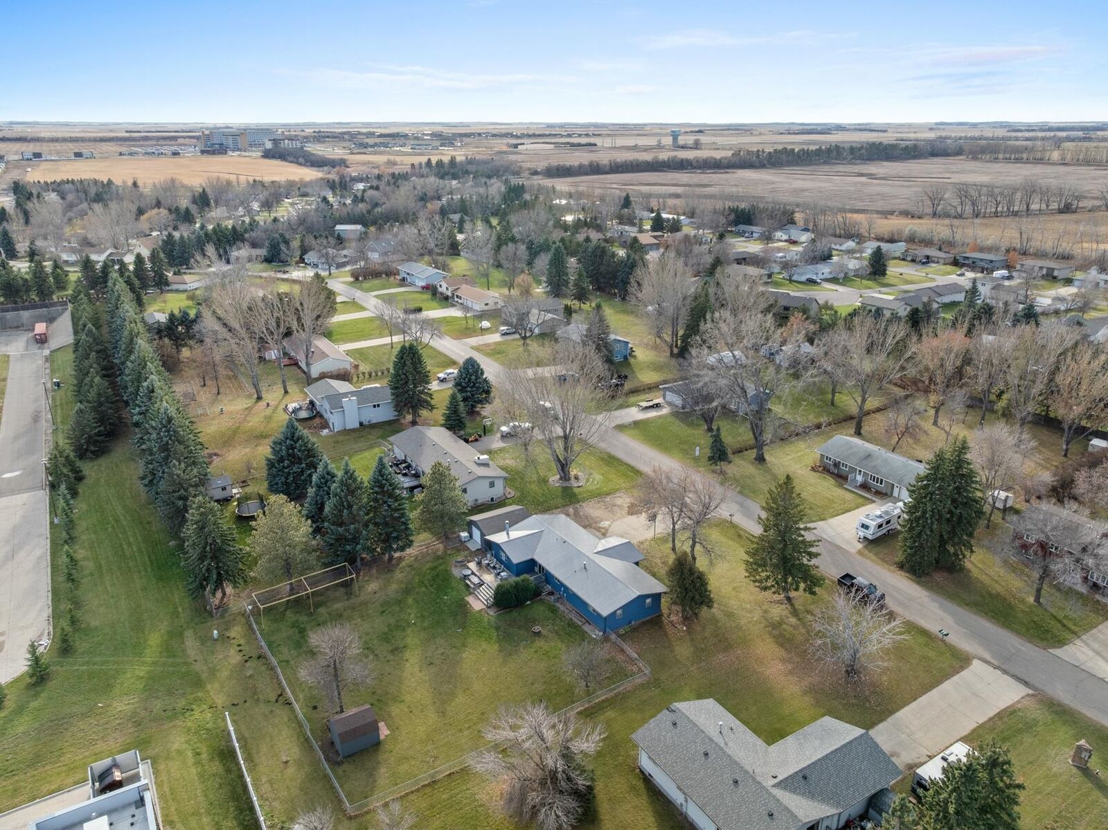 Property Photo: 2009 Parkside Dr ND 58701