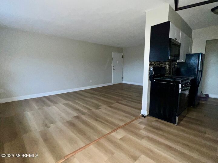 12 Manchester Court H  Freehold NJ 07728 photo