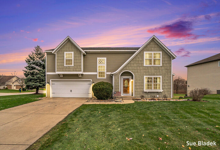 Property Photo: 8641 Suntree Drive MI 49464