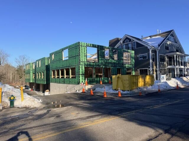 Property Photo:  294 York Street 1  ME 03909 