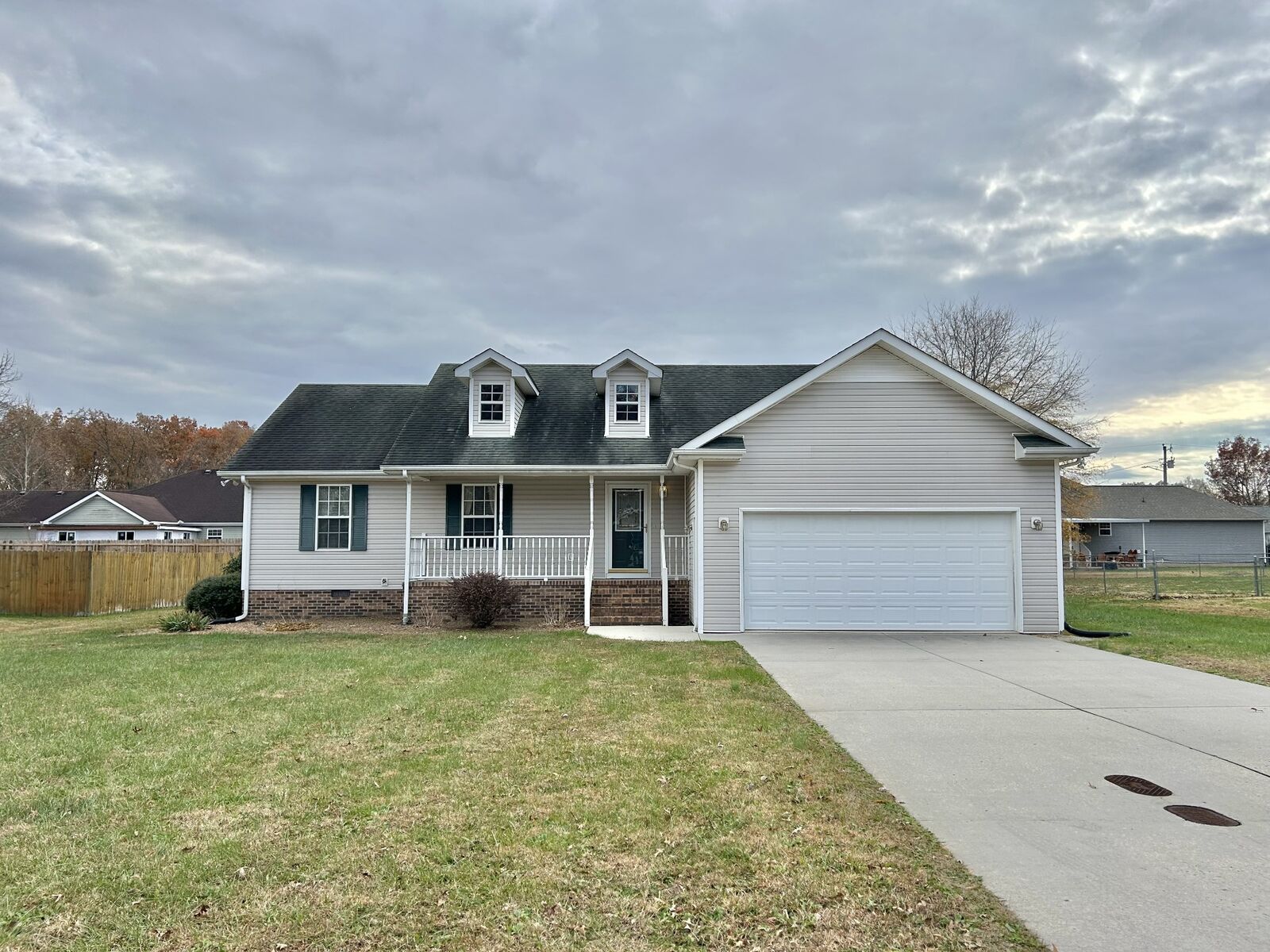 Property Photo: 355 W Doak Rd TN 37355