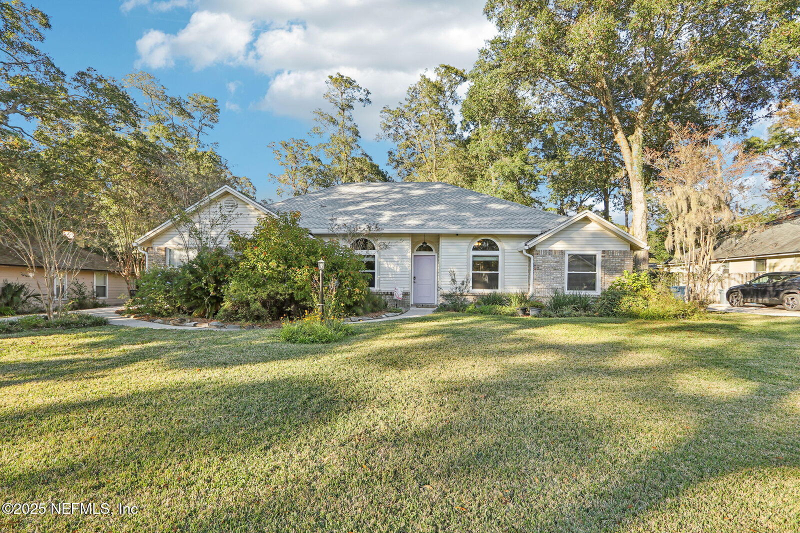 Property Photo: 13141 Ebbtide Court FL 32225