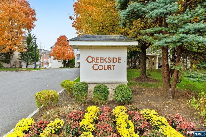 27 Creekside Court  Secaucus NJ 07094 photo