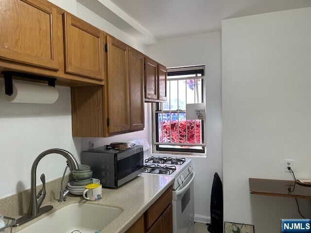 Property Photo:  3031 Edwin 5C  NJ 07024 