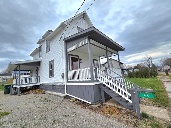 Property Photo:  44 Kensington Avenue  OH 43701 
