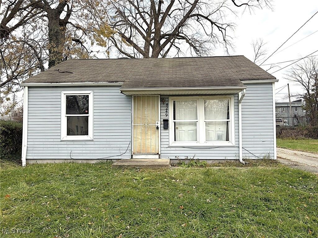 Property Photo:  4249 E 164th Street  OH 44128 