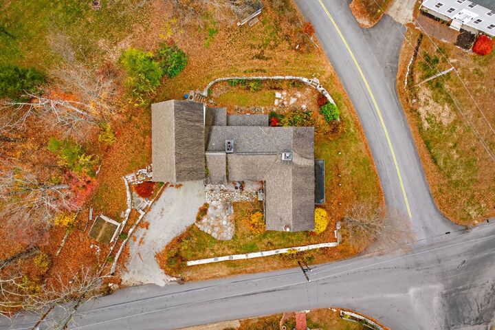 Property Photo:  1 Cemetery Road  NH 03070 