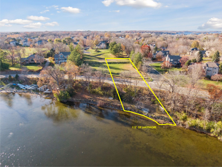 3930 Stratford Lane  Chanhassen MN 55331 photo