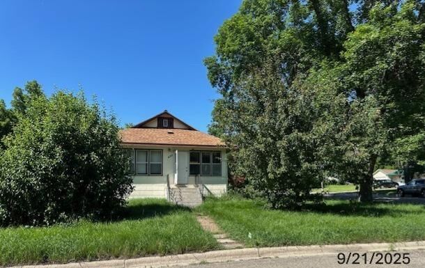 Property Photo:  425 2nd Avenue NE  MN 56334 