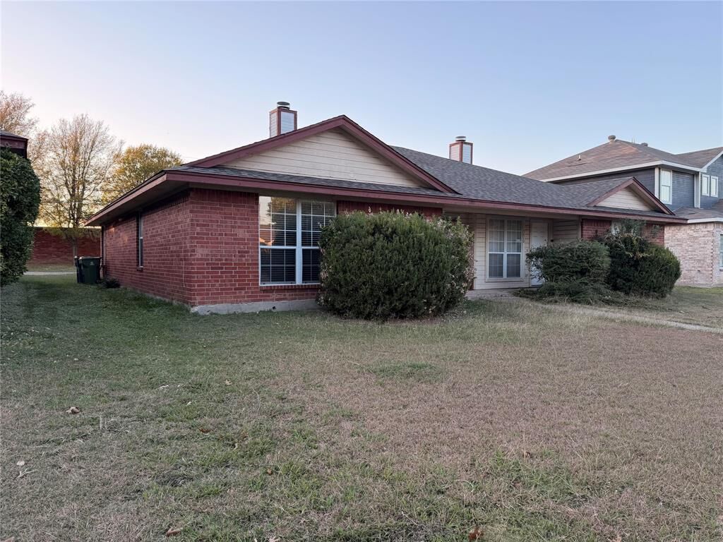 Property Photo: 5412 Creekridge Drive TX 76018