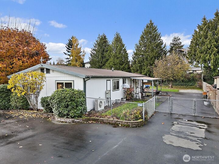 18621  109th Avenue SE  Renton WA 98055 photo