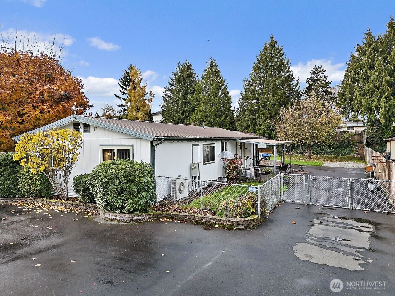 Property Photo: 18621 109th Avenue SE WA 98055