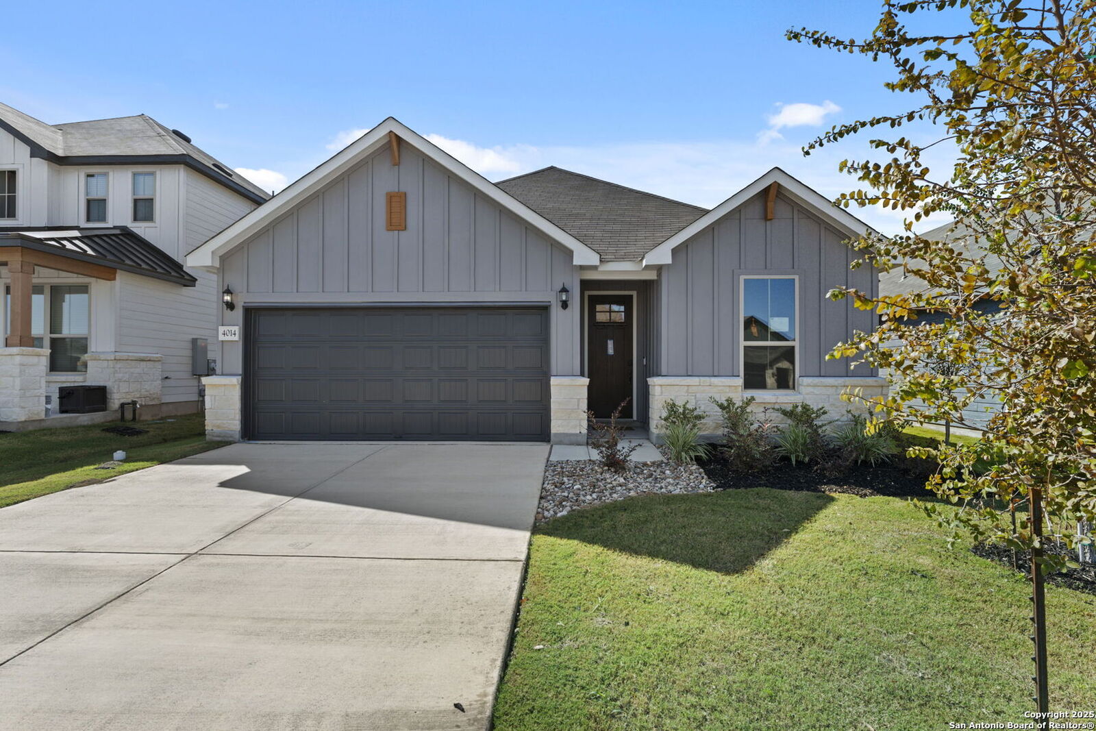 Property Photo:  4014 Paddock Trl  TX 78155 