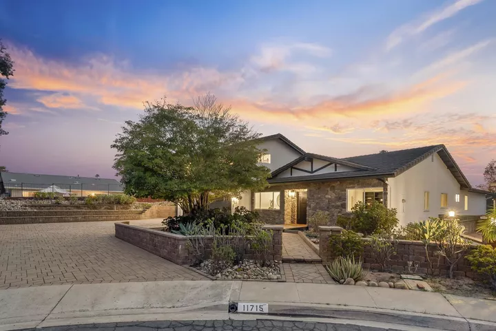 Property Photo: 11715 Lake Grove Ct CA 92131