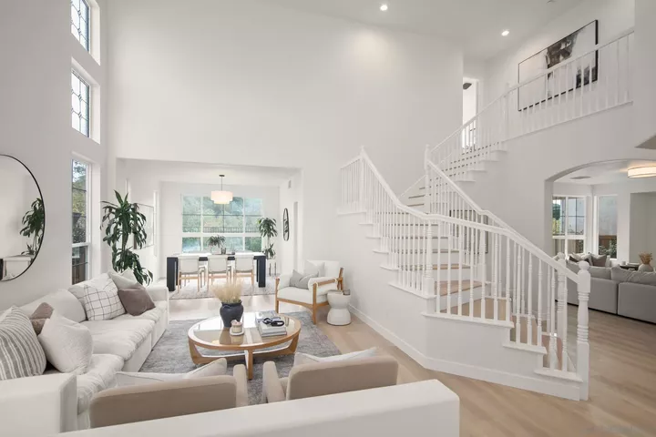 Property Photo: 5155 Ruette De Mer CA 92130