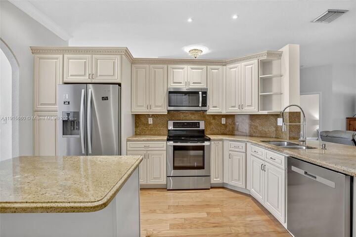 Property Photo:  17061 NW 17th St  FL 33028 