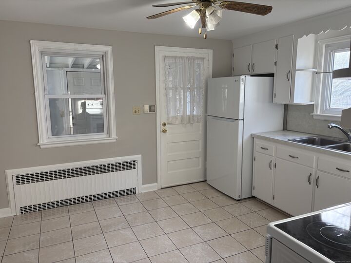 Property Photo:  39 Westphal Street  CT 06110 