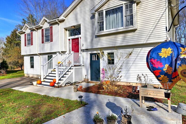 Property Photo: 424 Bridge Street CT 06078