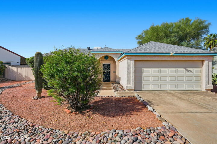 Property Photo:  1901 N Atwood Avenue  AZ 85745 