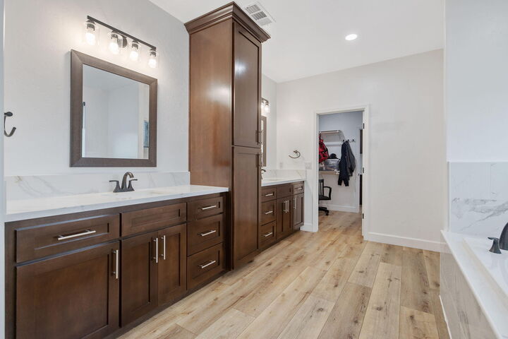 Property Photo: 17044 Coyote Drive CA 93265