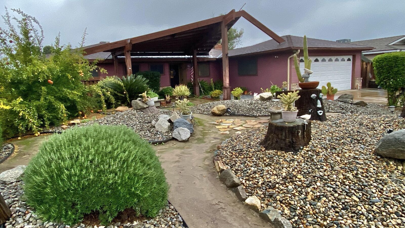 Property Photo: 3005 S Verde Vista Street CA 93277