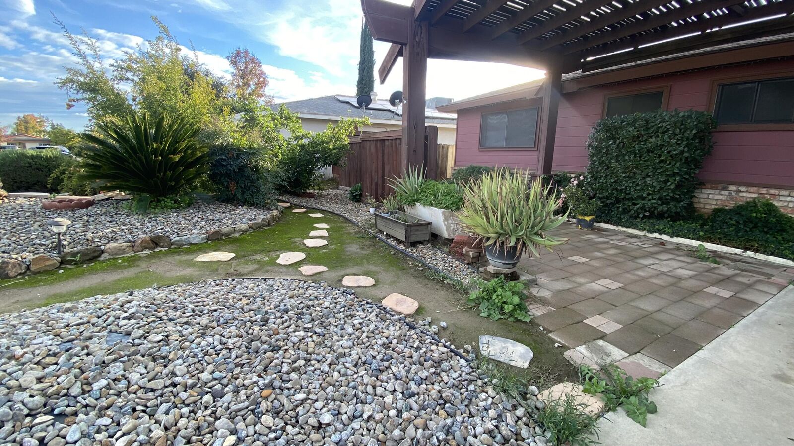 Property Photo:  3005 S Verde Vista Street  CA 93277 