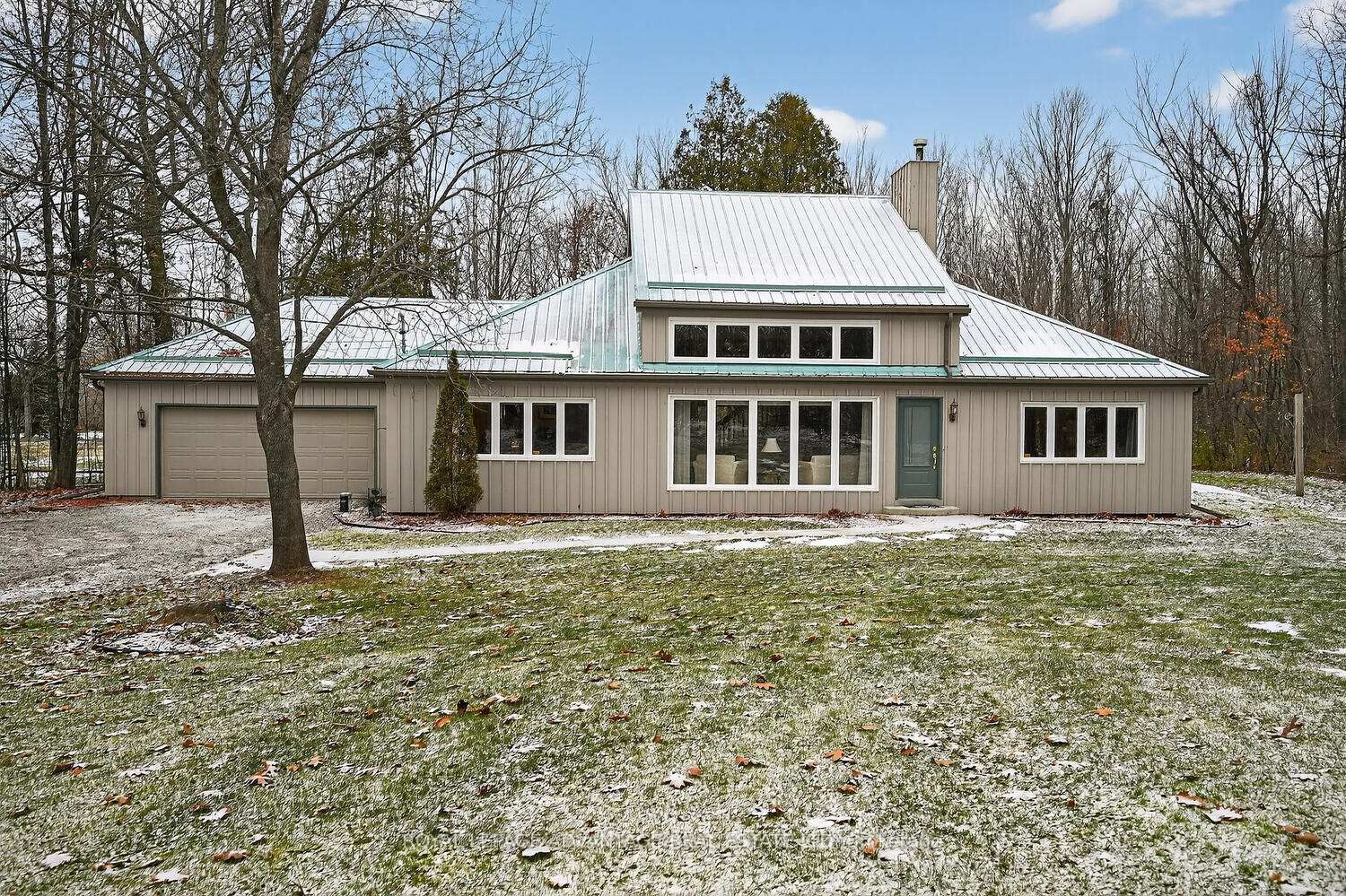 Photo de la propriété:  75 Poonamalie Road  ON K7A 5B8 