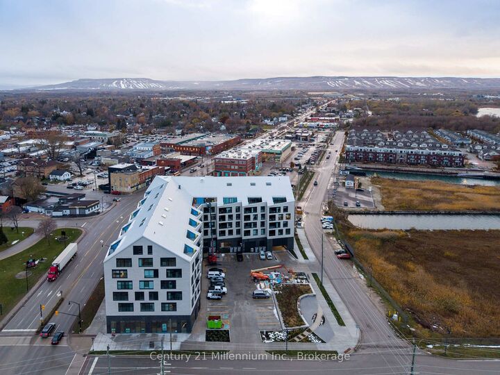 Property Photo:  31 Huron Street 416  ON L9Y 0E8 