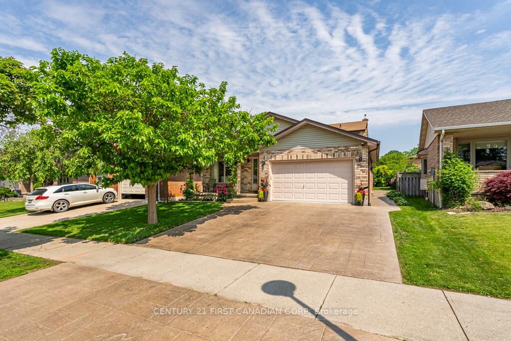 Property Photo: 169 Ashley Crescent ON N6E 3P9