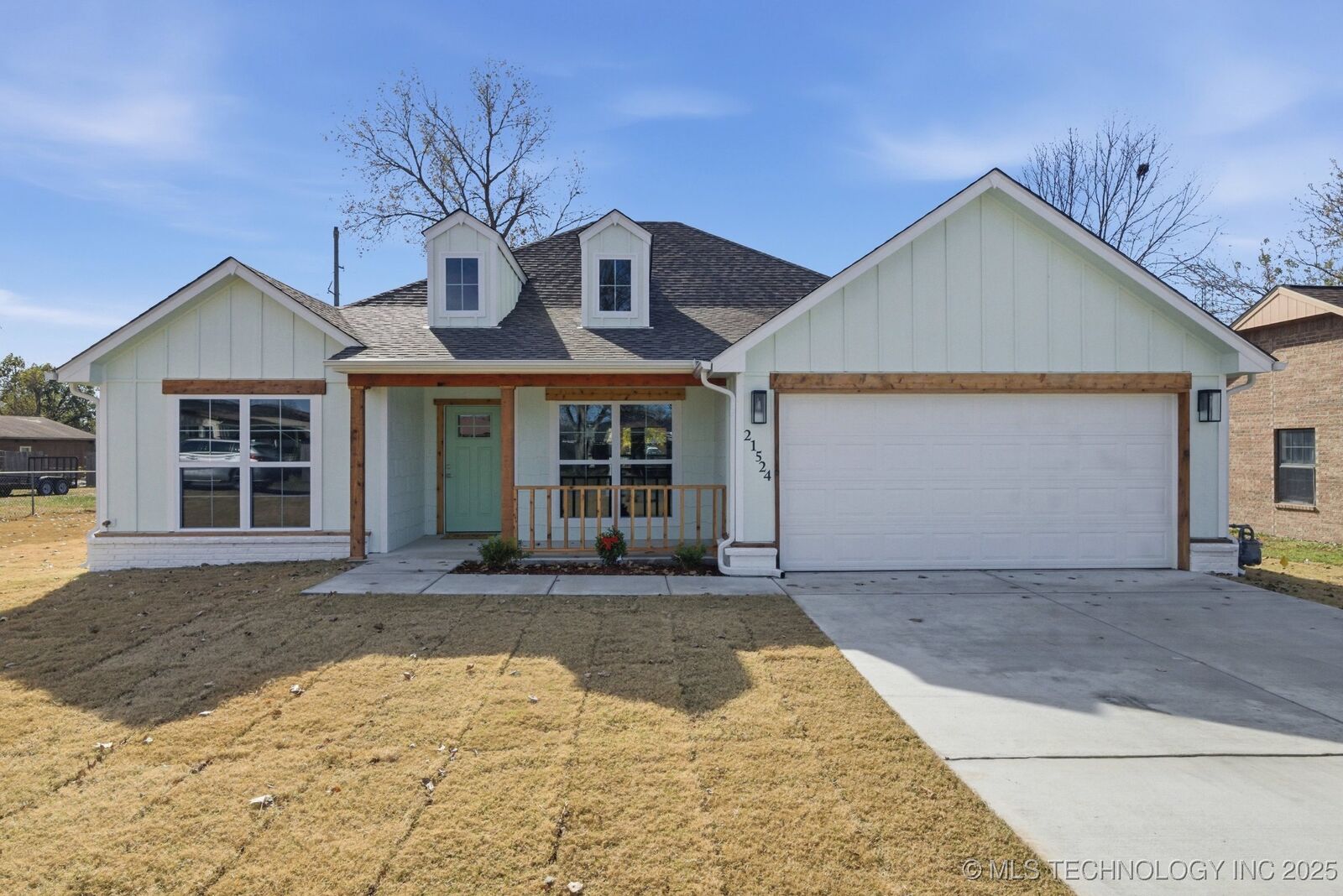 Property Photo:  21524 E 35th Place S  OK 74014 