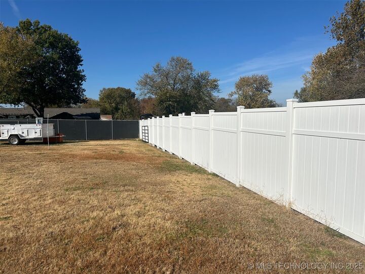 Property Photo: 10302 S 237th East Avenue OK 74014