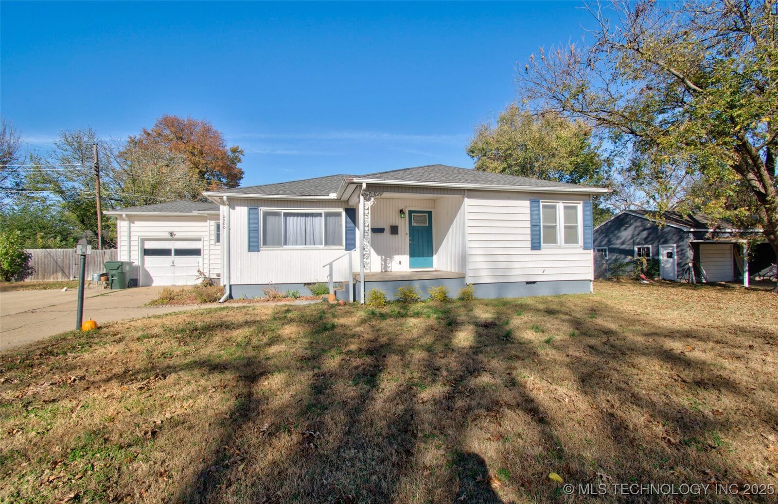Property Photo: 2500 Elmira St OK 74403