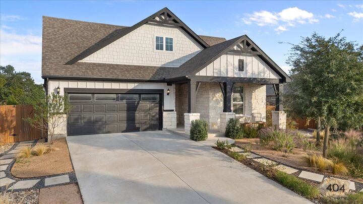 Property Photo:  404 Climbing Rock Loop  TX 78620 