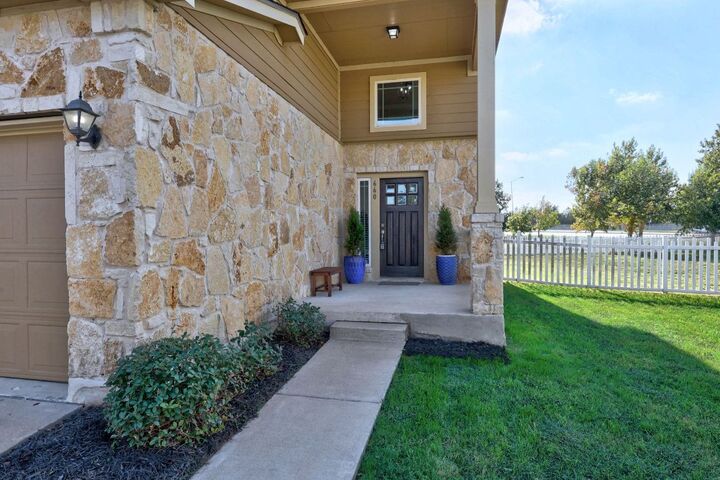 Property Photo:  660 Tumlinson Fort Way  TX 78664 