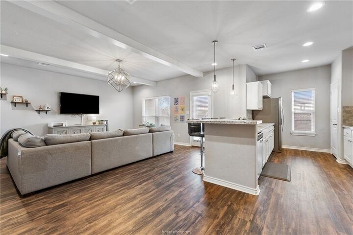 Property Photo:  512 Hayes Lane  TX 77845 