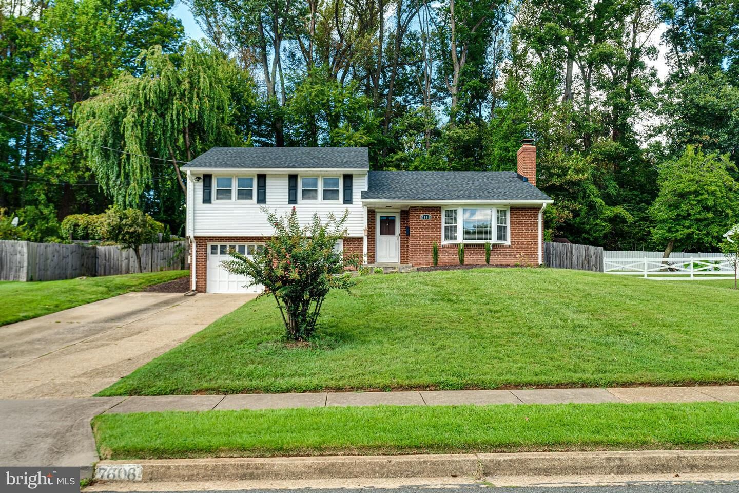 Property Photo: 7606 Jervis Street VA 22151