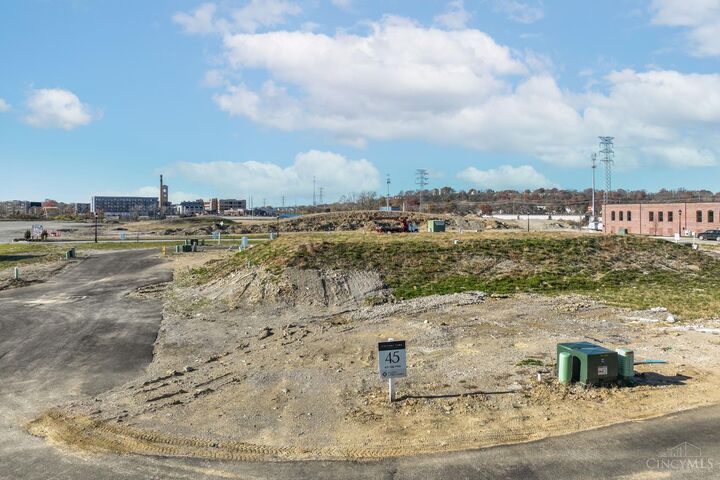 Property Photo:  4454 Water Oak Circle  OH 45209 