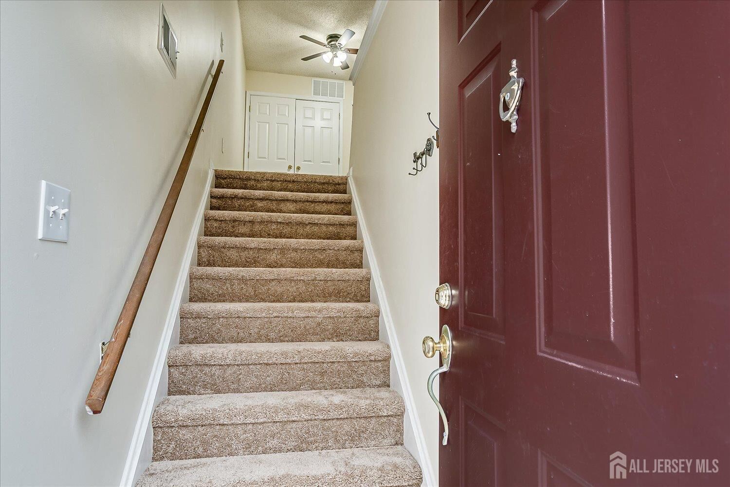 Property Photo: 11 Jay Court NJ 08536