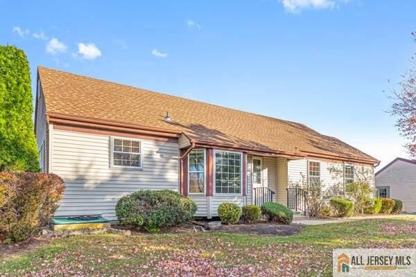 Property Photo:  18 Benjamin Franklin Drive C  NJ 08831 