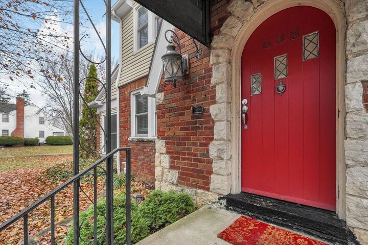 Property Photo: 638 Wiltshire Road OH 43204