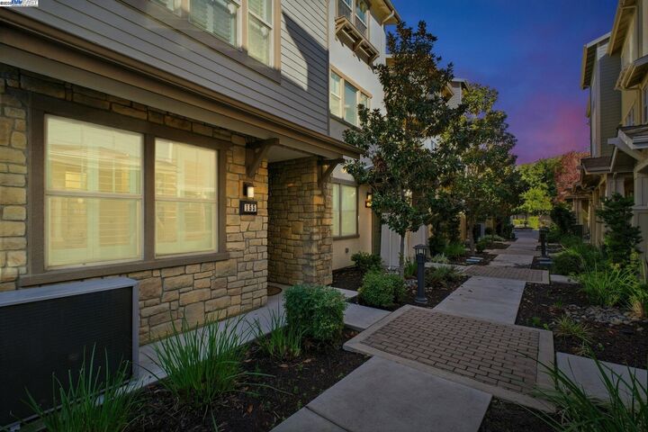 Property Photo: 155 Branta Cmn CA 94539