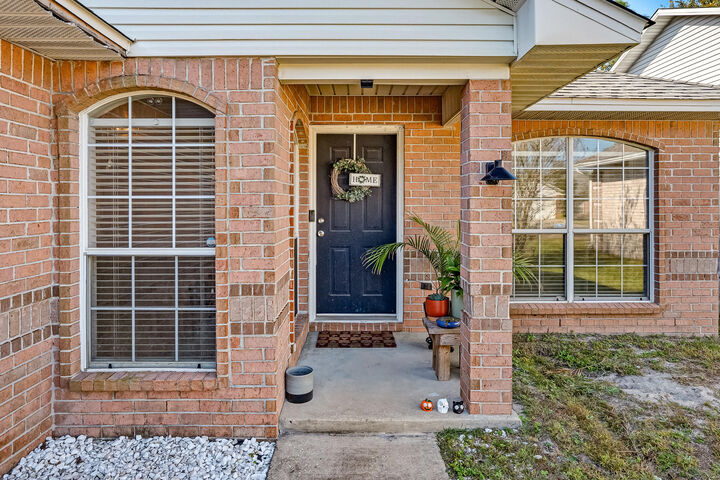 Property Photo:  1754 Ivalea Circle  FL 32566 