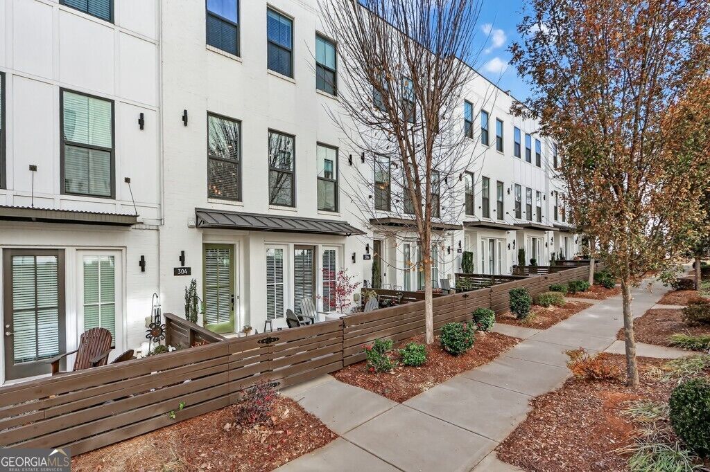 Property Photo:  304 Liberty Way  GA 30188 
