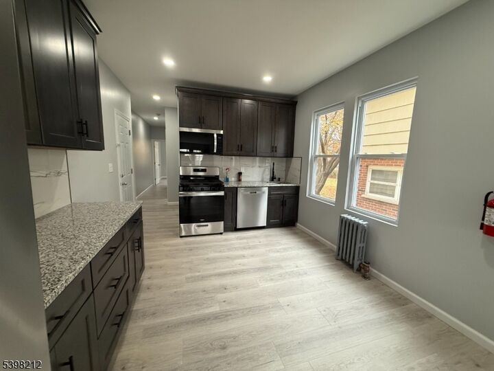 Property Photo:  918 Pennington St 1R  NJ 07202 