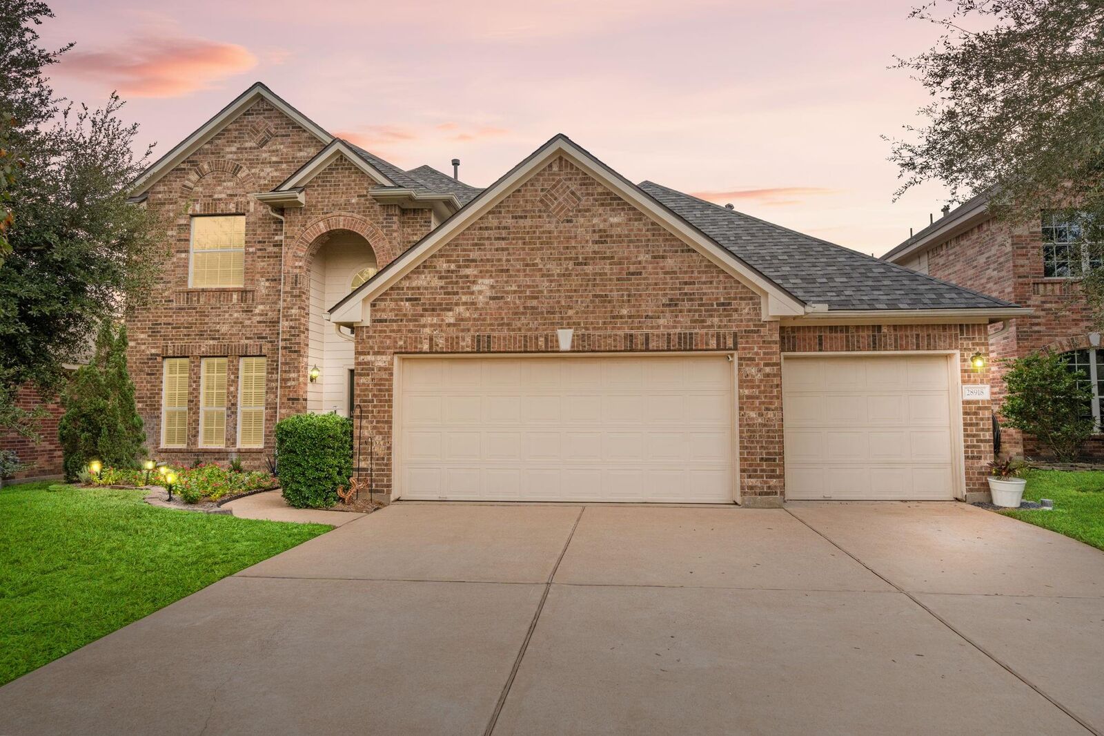 Property Photo: 28918 Hidden Cove Drive TX 77354