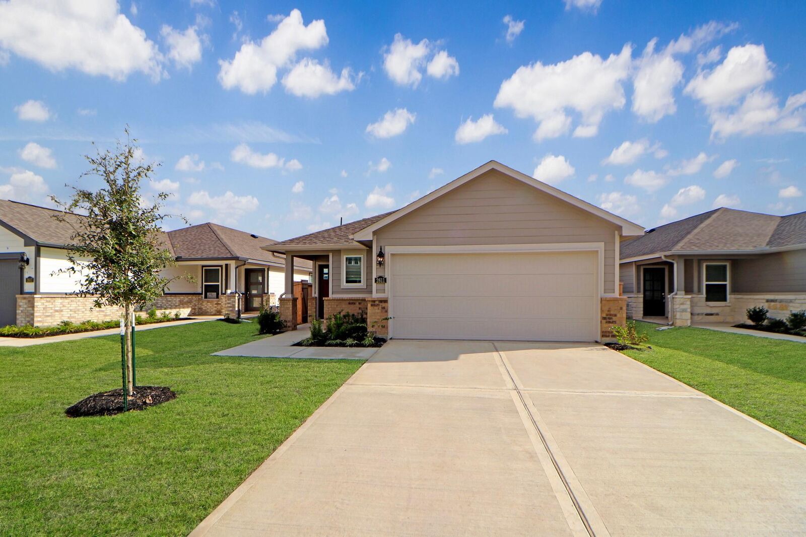 Property Photo: 2611 Cactus Ranch Lane TX 77532