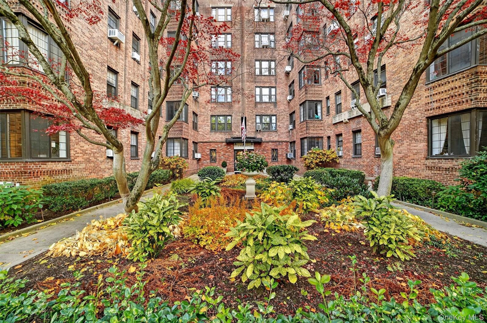 Property Photo:  35 Parkview Avenue 6K  NY 10708 