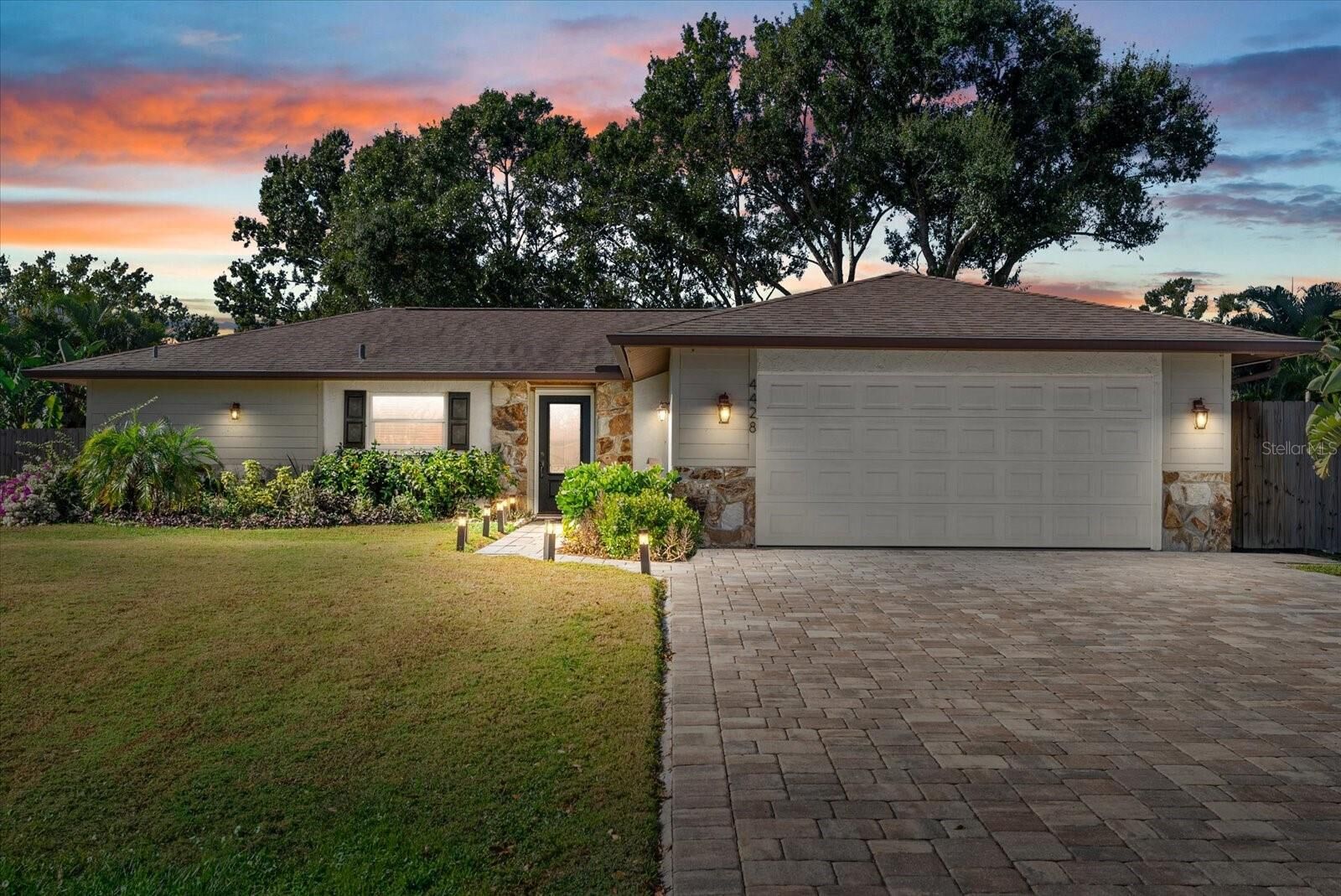 Property Photo:  4428 Meadow Creek Circle  FL 34233 