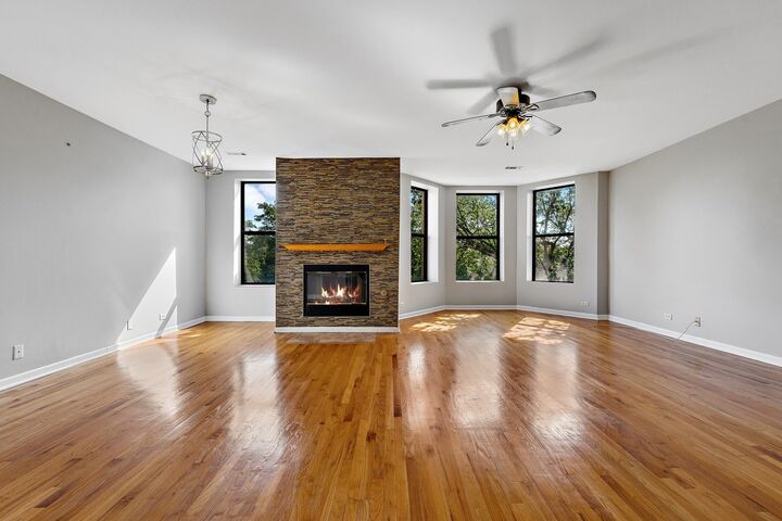 Property Photo: 4144 S King Drive 11M IL 60653