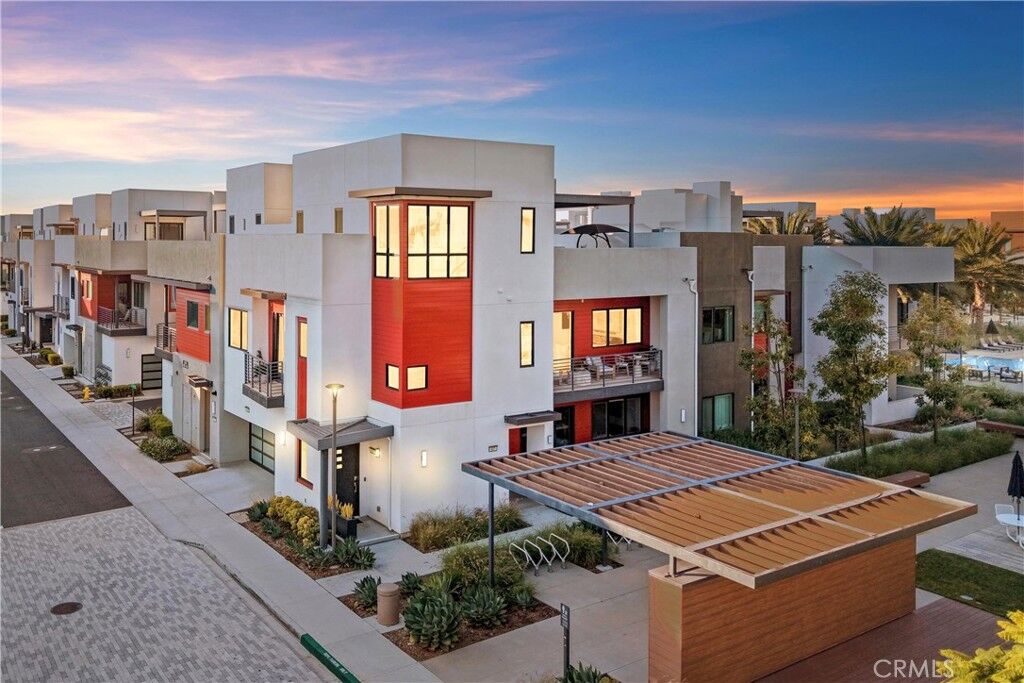 Property Photo:  419 Transport  CA 92782 